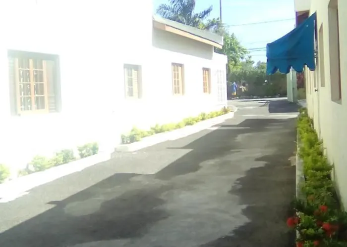 Main Street Villas Runaway Bay